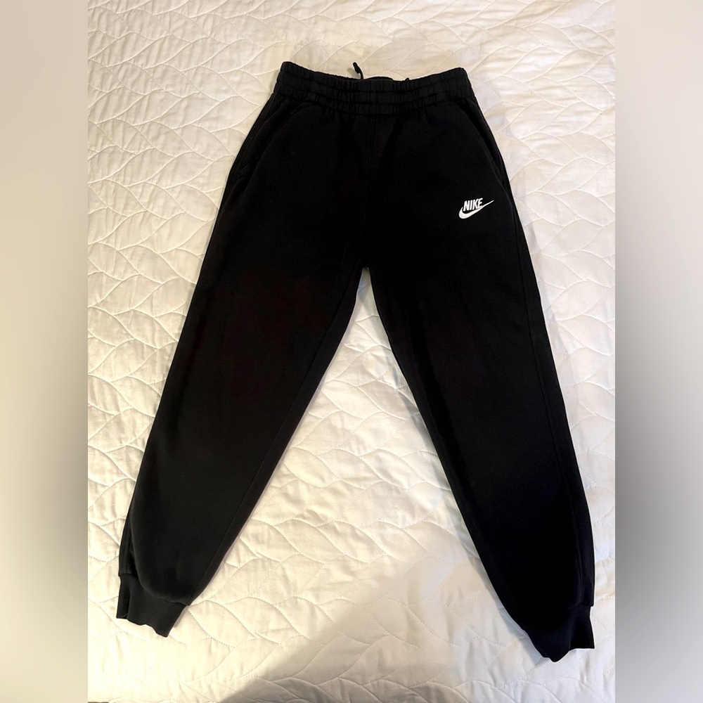 NIKE Sweatpants